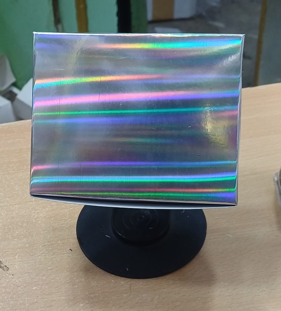Holographic gift box